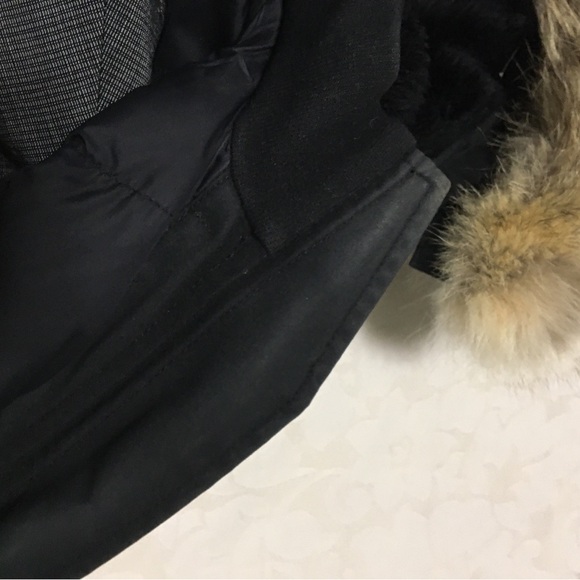 Canada Goose authentic parka - Picture 8 of 12